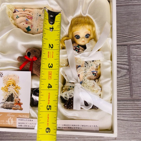 Nwt Nerine AI ball jointed doll small yosd size with accessories bjd - Picture 6 of 9
